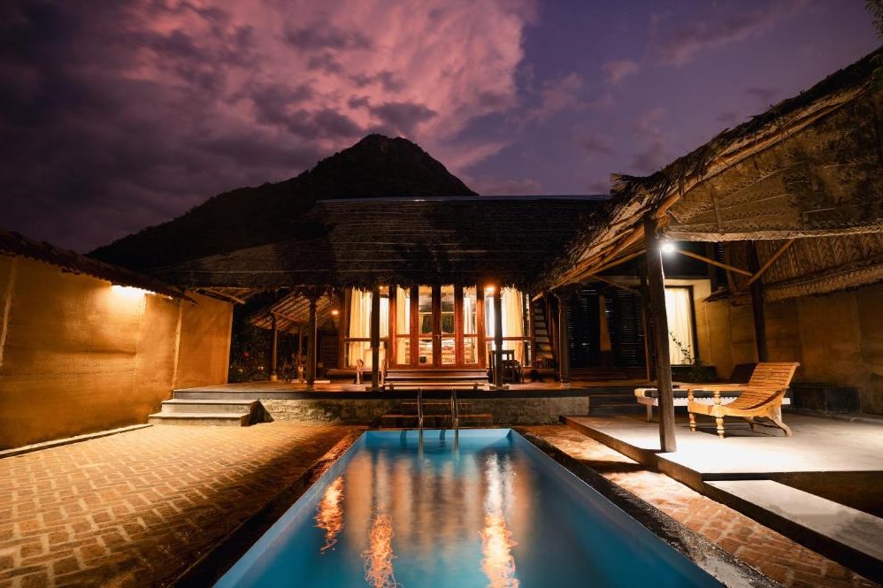 Curated visual reference: Hideouts Online An Elegance Of Pool Villas Photo Inspiration